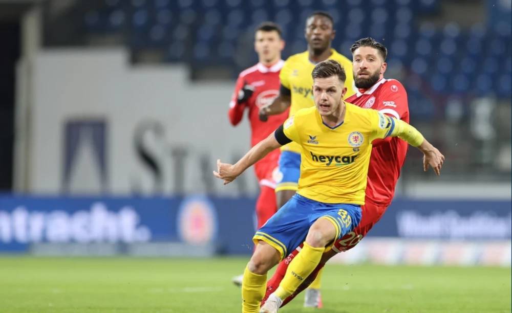 战术倾向的 战术倾向的