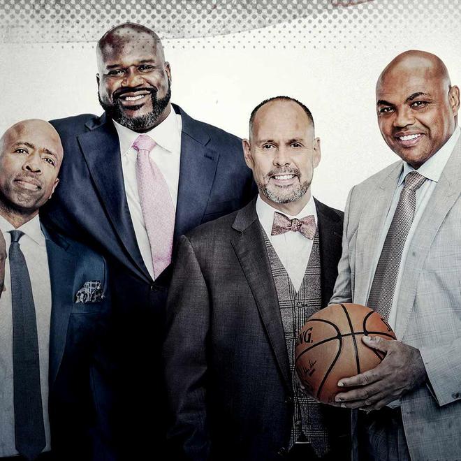 拖入巨人擅 拖入巨人擅